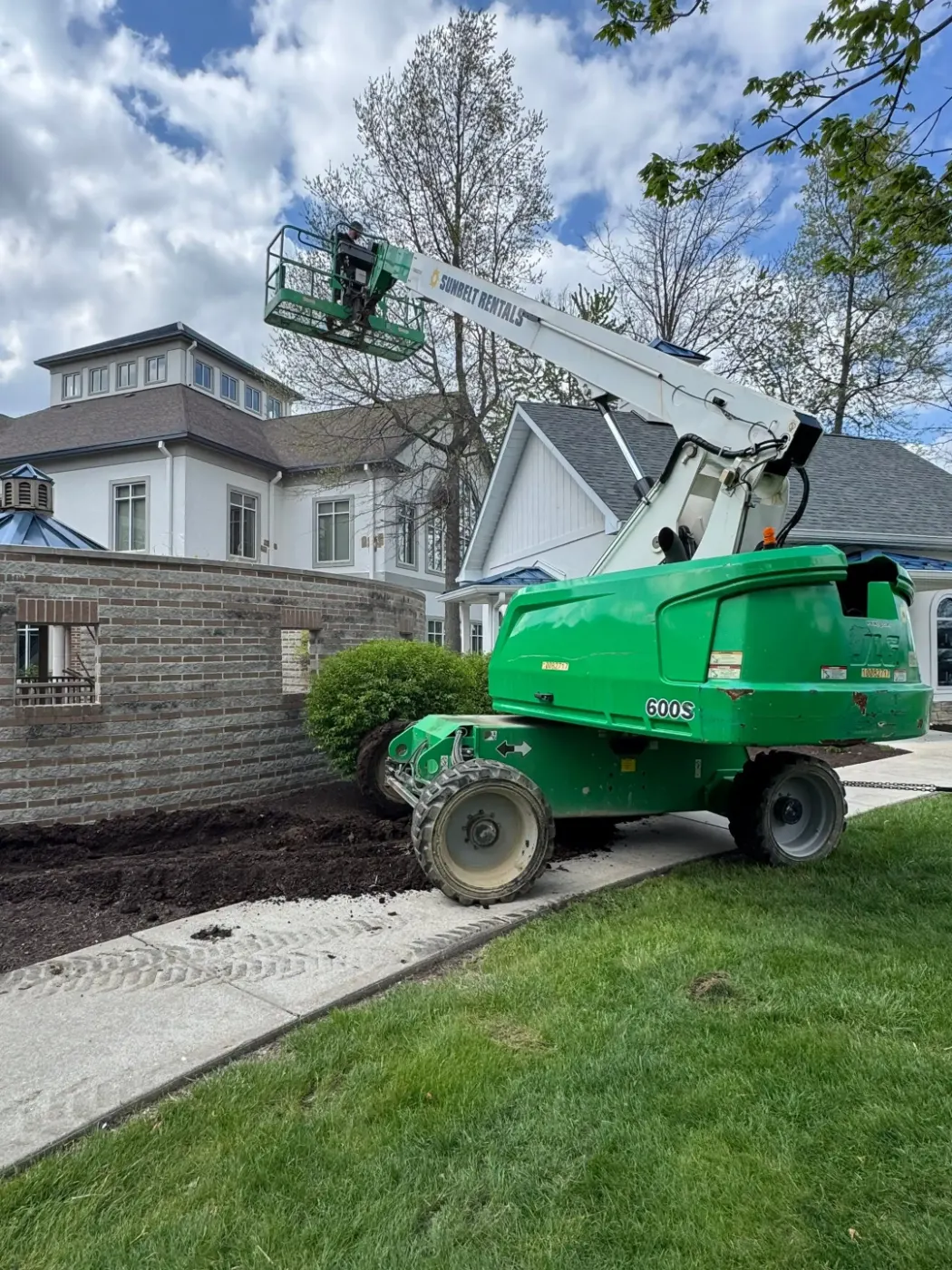 Manufacturer-certified roof installation in Albion